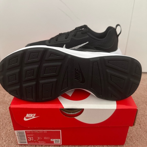 Nike Wear All Day Runners (youth) - Picture 3 of 3